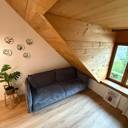Loges De Chanaz