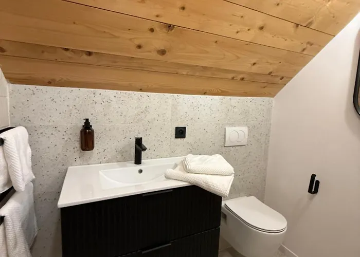 Loges De * شانا