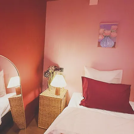 Loges De Chanaz